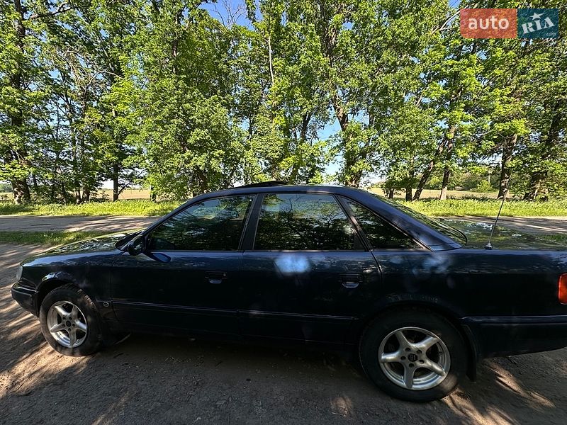 Седан Audi 100 1994 в Знаменке