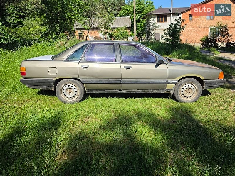 Седан Audi 100 1990 в Львове