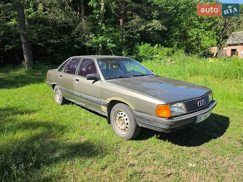 Седан Audi 100 1990 в Львове