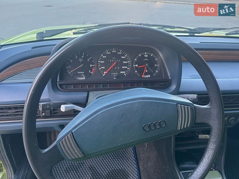 Седан Audi 100 1981 в Чернігові