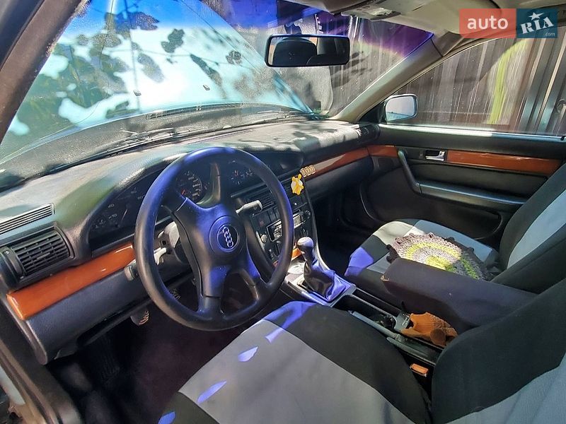 Седан Audi 100 1993 в Змиеве