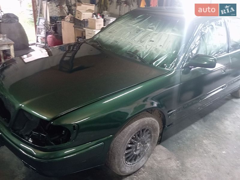 Седан Audi 100 1992 в Бурштині