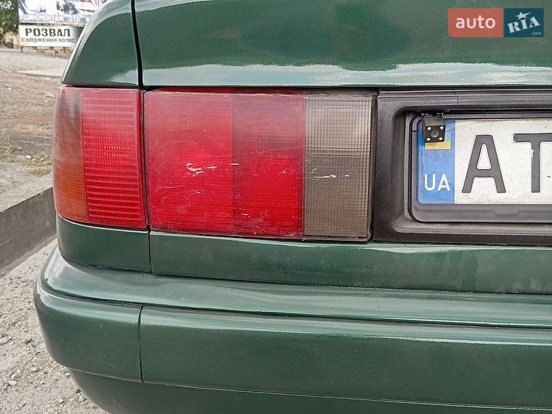 Седан Audi 100 1992 в Бурштині