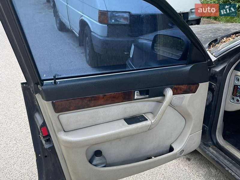 Седан Audi 100 1993 в Киеве