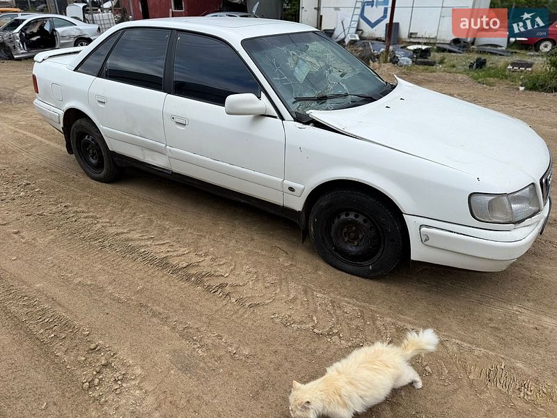 Седан Audi 100 1993 в Городку
