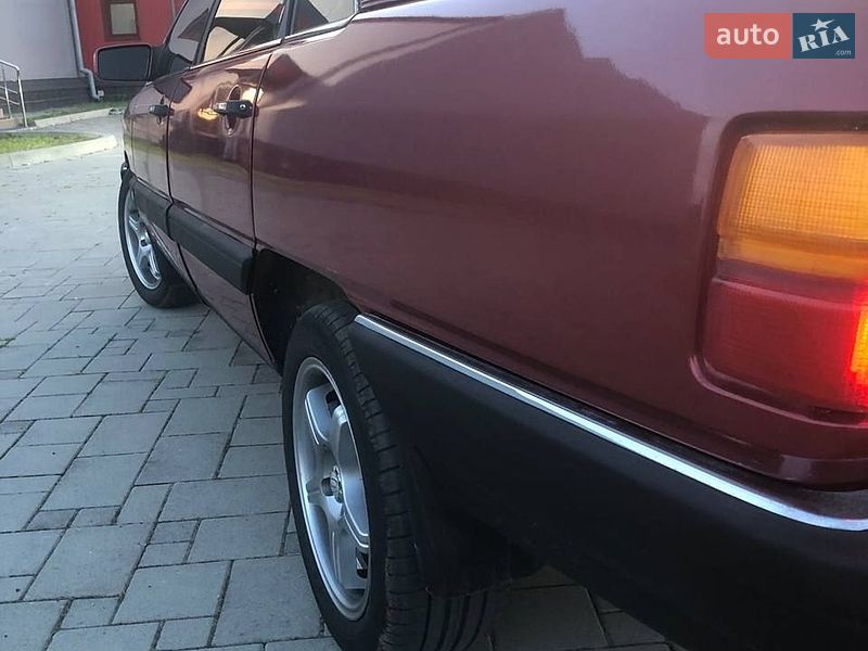 Седан Audi 100 1988 в Рівному
