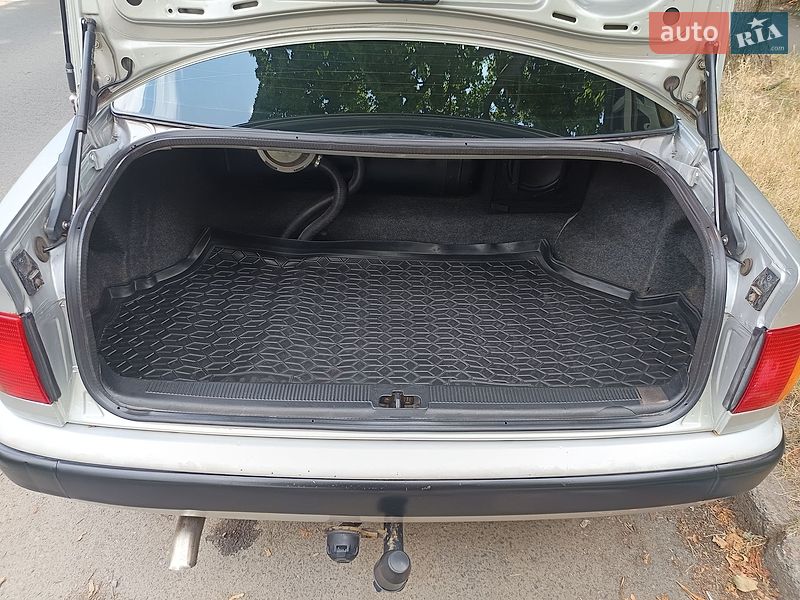 Седан Audi 100 1992 в Одесі