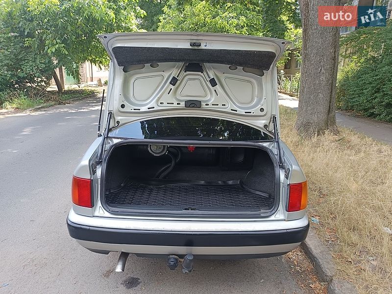 Седан Audi 100 1992 в Одесі