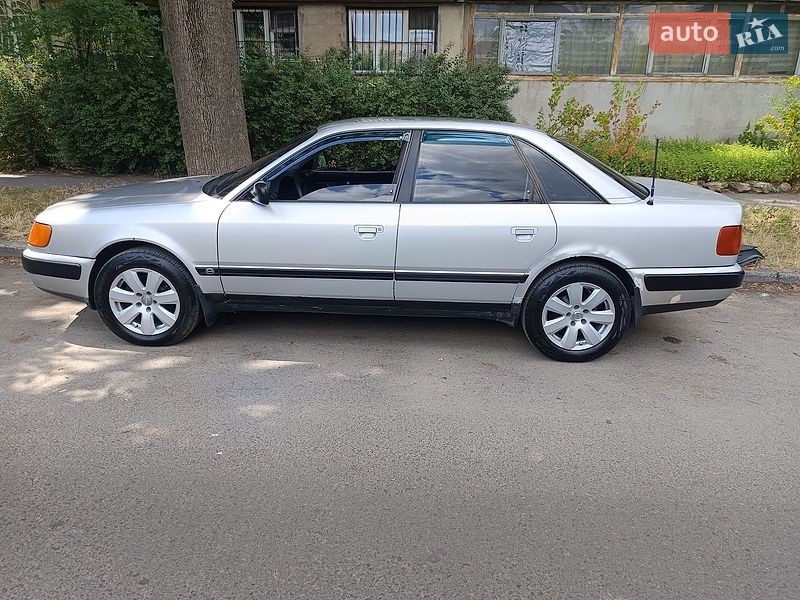 Седан Audi 100 1992 в Одесі