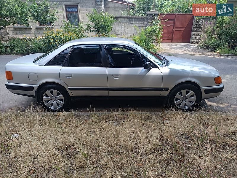 Седан Audi 100 1992 в Одесі