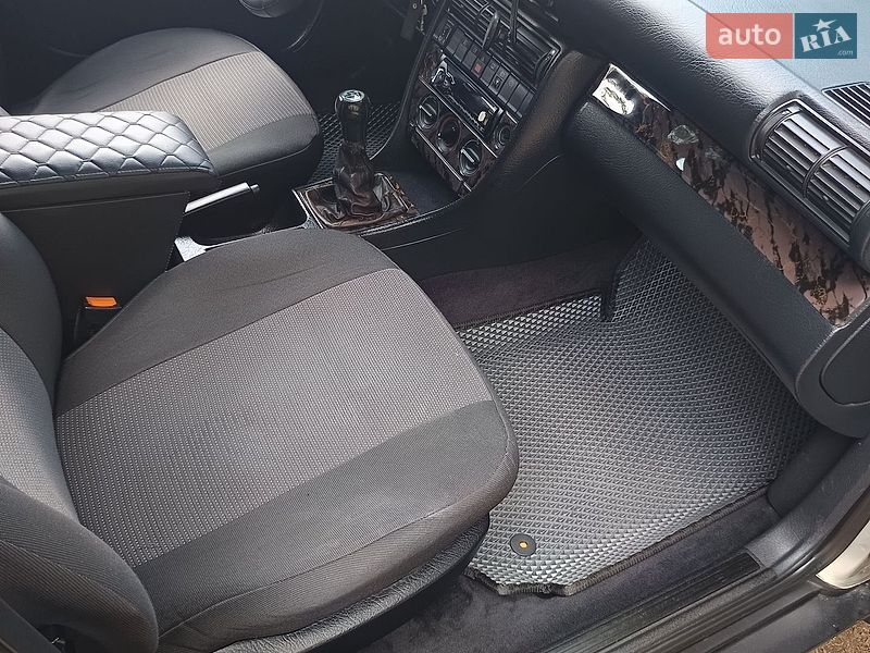 Седан Audi 100 1992 в Одесі