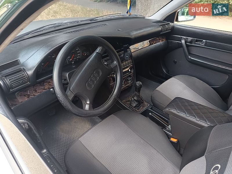 Седан Audi 100 1992 в Одесі