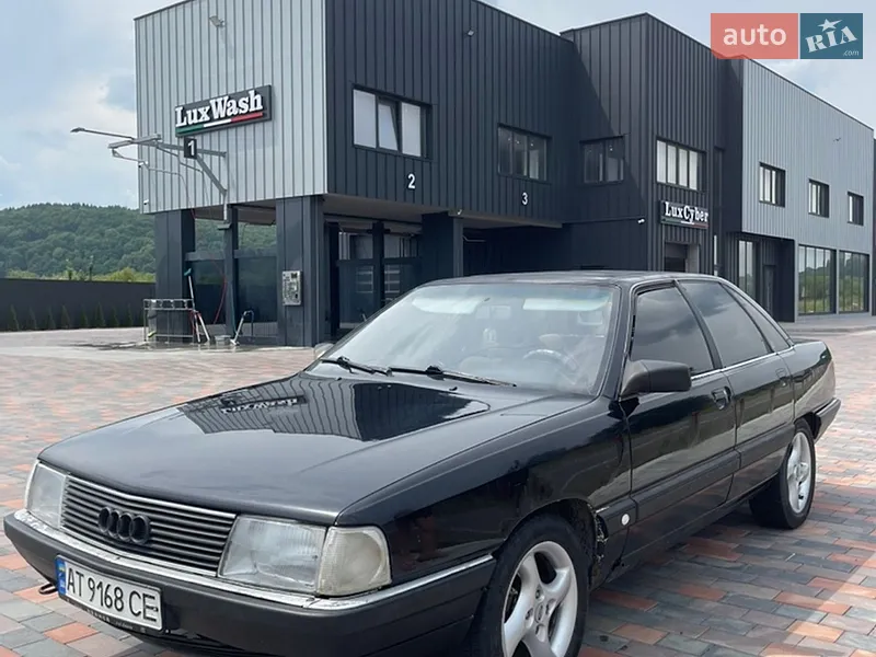 Audi 100