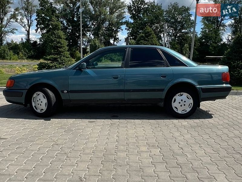Седан Audi 100 1992 в Киеве