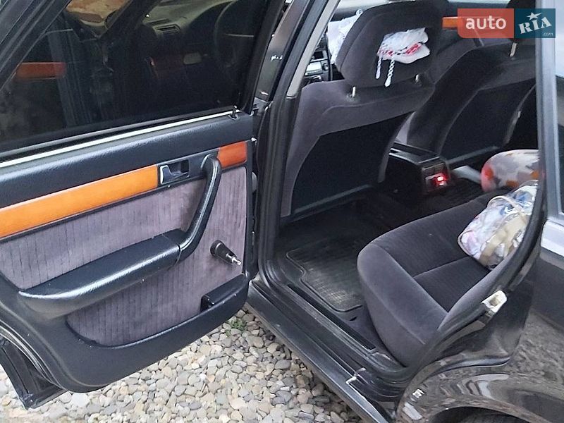 Седан Audi 100 1991 в Вижниці