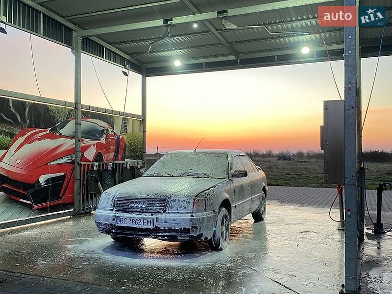 Седан Audi 100 1992 в Львове