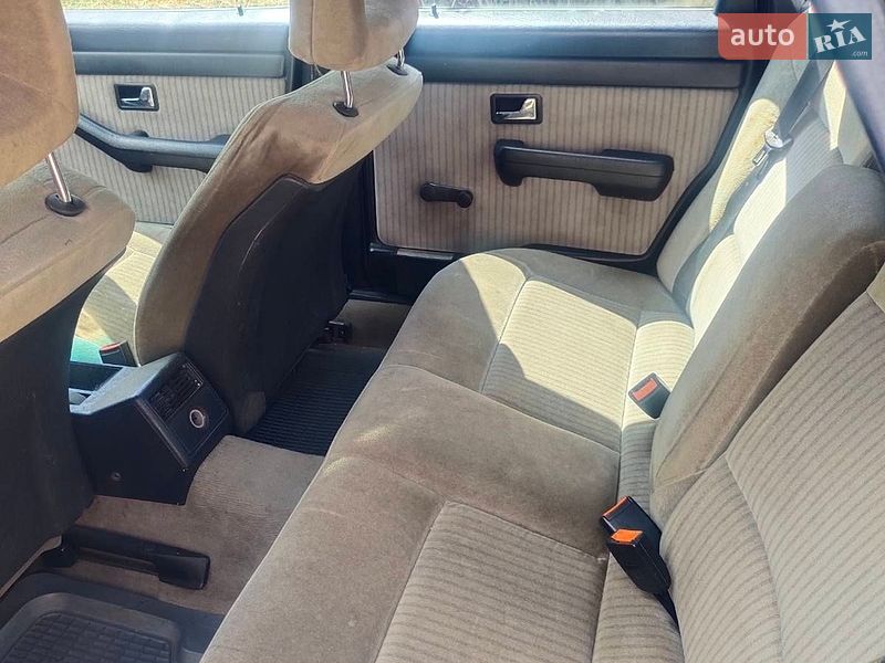 Седан Audi 100 1988 в Ахтырке