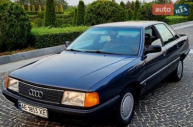 Седан Audi 100 1988 в Дніпрі