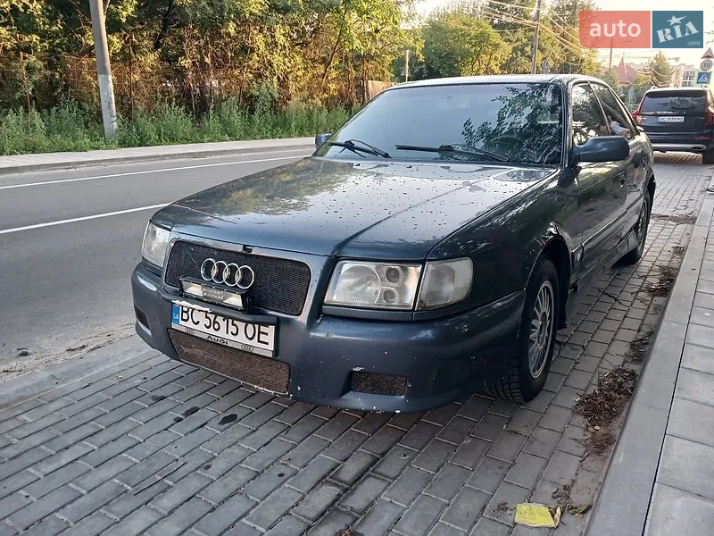 Audi 100