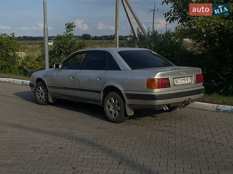 Седан Audi 100 1992 в Радехові