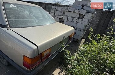 Седан Audi 100 1983 в Ужгороді