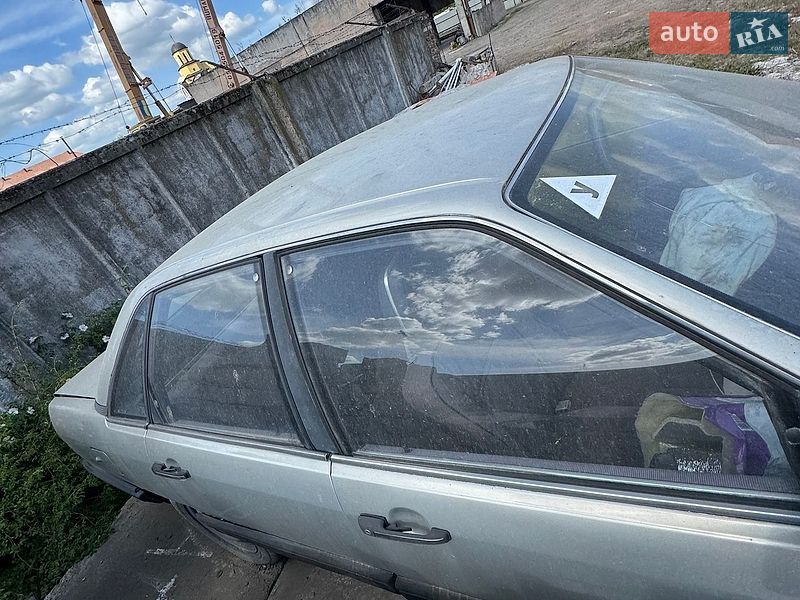 Седан Audi 100 1983 в Ужгороді