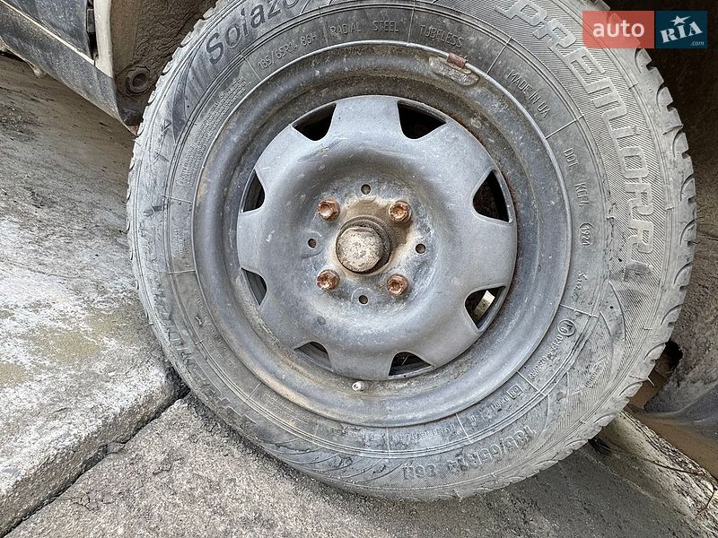 Седан Audi 100 1983 в Ужгороде