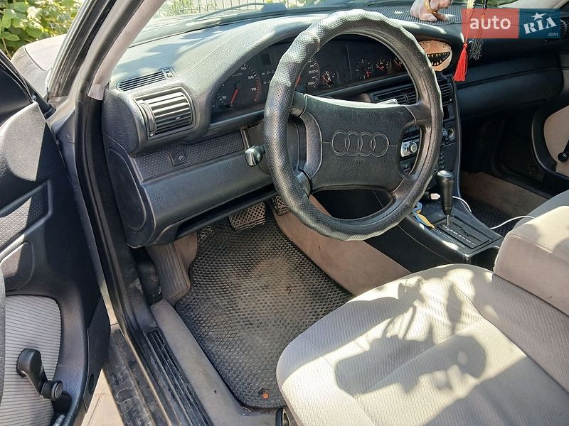 Седан Audi 100 1993 в Одессе