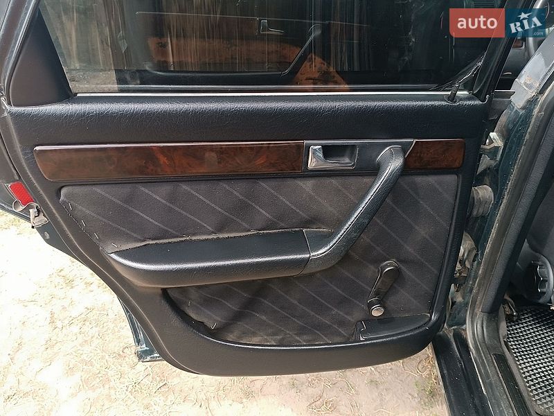 Седан Audi 100 1993 в Острозі
