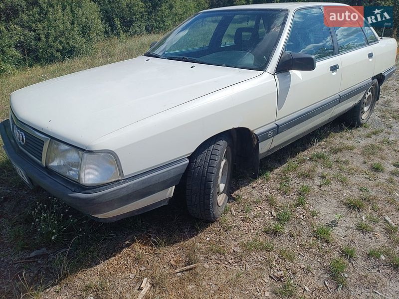 Седан Audi 100 1990 в Ровно