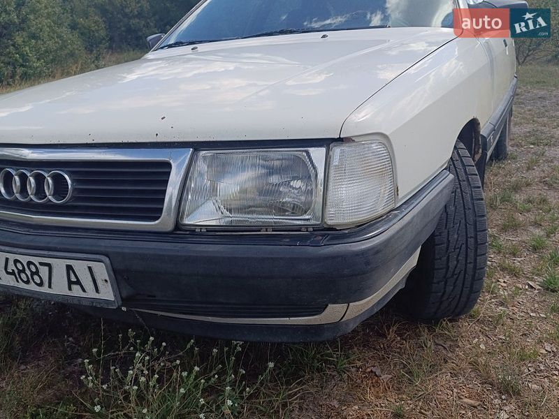 Седан Audi 100 1990 в Ровно