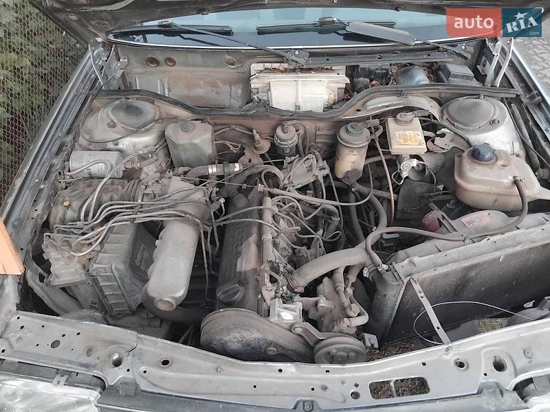 Седан Audi 100 1986 в Чернівцях