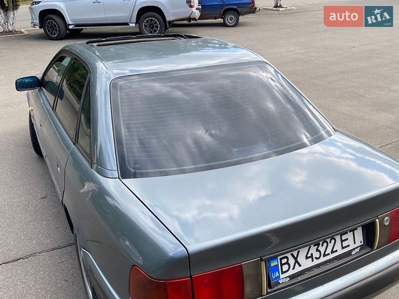 Седан Audi 100 1991 в Глухове