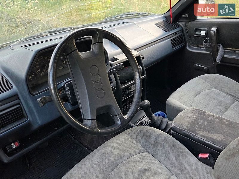 Седан Audi 100 1985 в Ровно