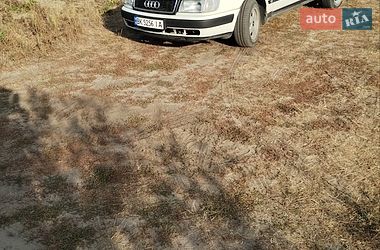 Седан Audi 100 1992 в Вараші