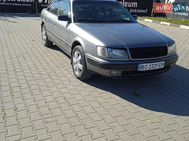 Audi 100