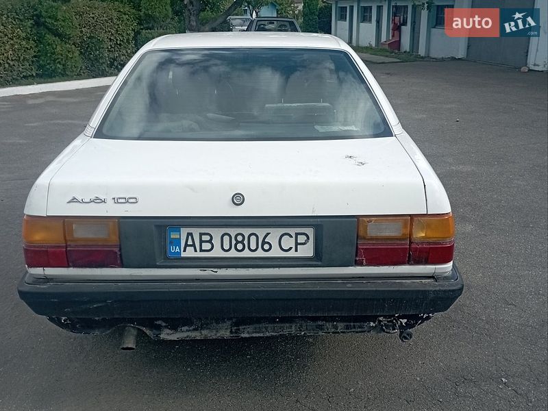 Седан Audi 100 1989 в Хмільнику