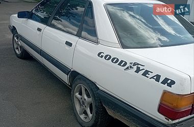 Седан Audi 100 1989 в Хмільнику
