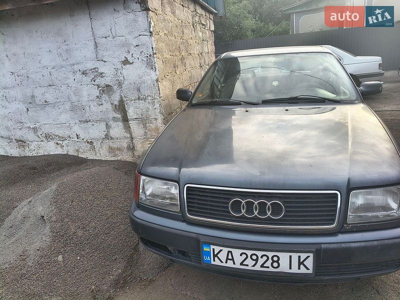 Седан Audi 100 1991 в Коростене
