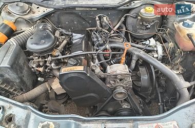 Седан Audi 100 1991 в Коростене