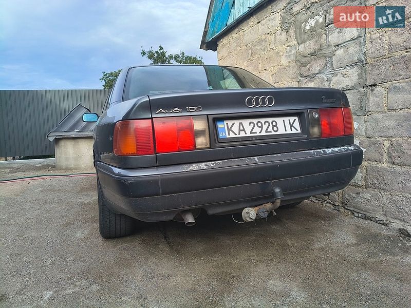 Седан Audi 100 1991 в Коростене