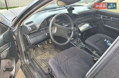 Седан Audi 100 1991 в Коростене