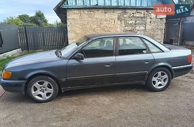 Седан Audi 100 1991 в Коростене