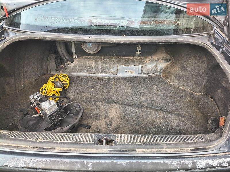 Седан Audi 100 1991 в Коростене