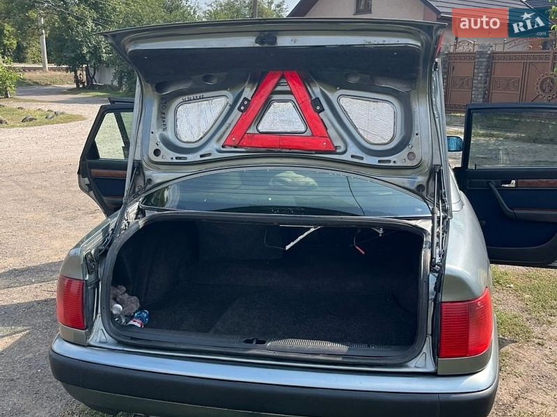 Седан Audi 100 1992 в Смеле