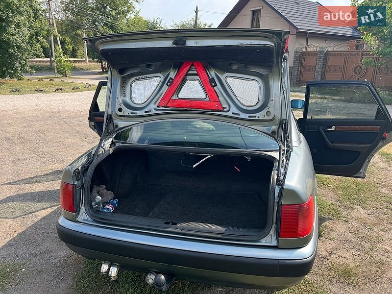 Седан Audi 100 1992 в Смеле