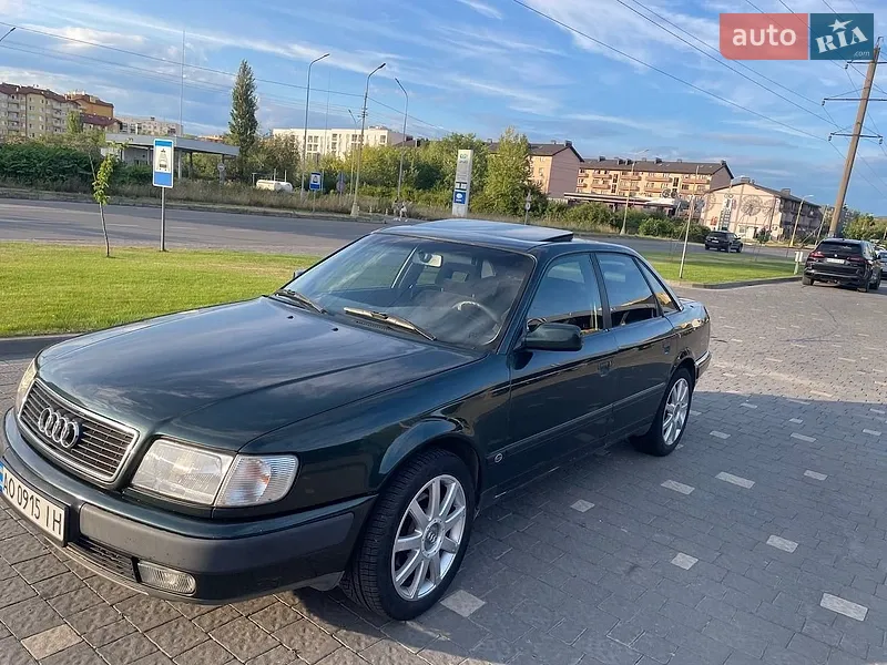 Audi 100