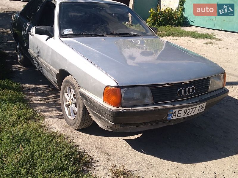 Audi 100 1983 Audi 100 1983
