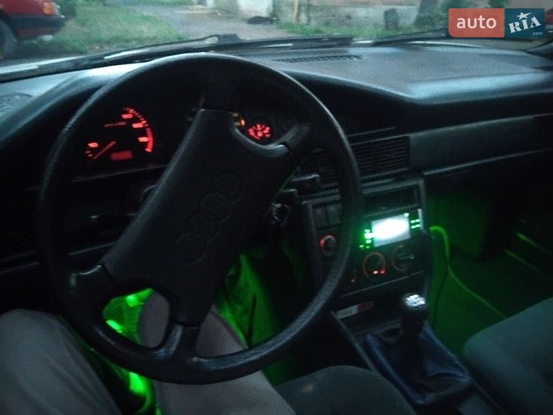 Седан Audi 100 1987 в Чернівцях
