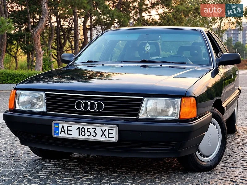 Audi 100